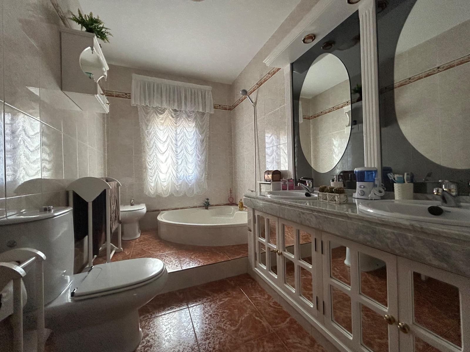 4 soveværelse Villa til salg i Cordoba by med swimmingpool - € 280.000 (Ref: 9825347)