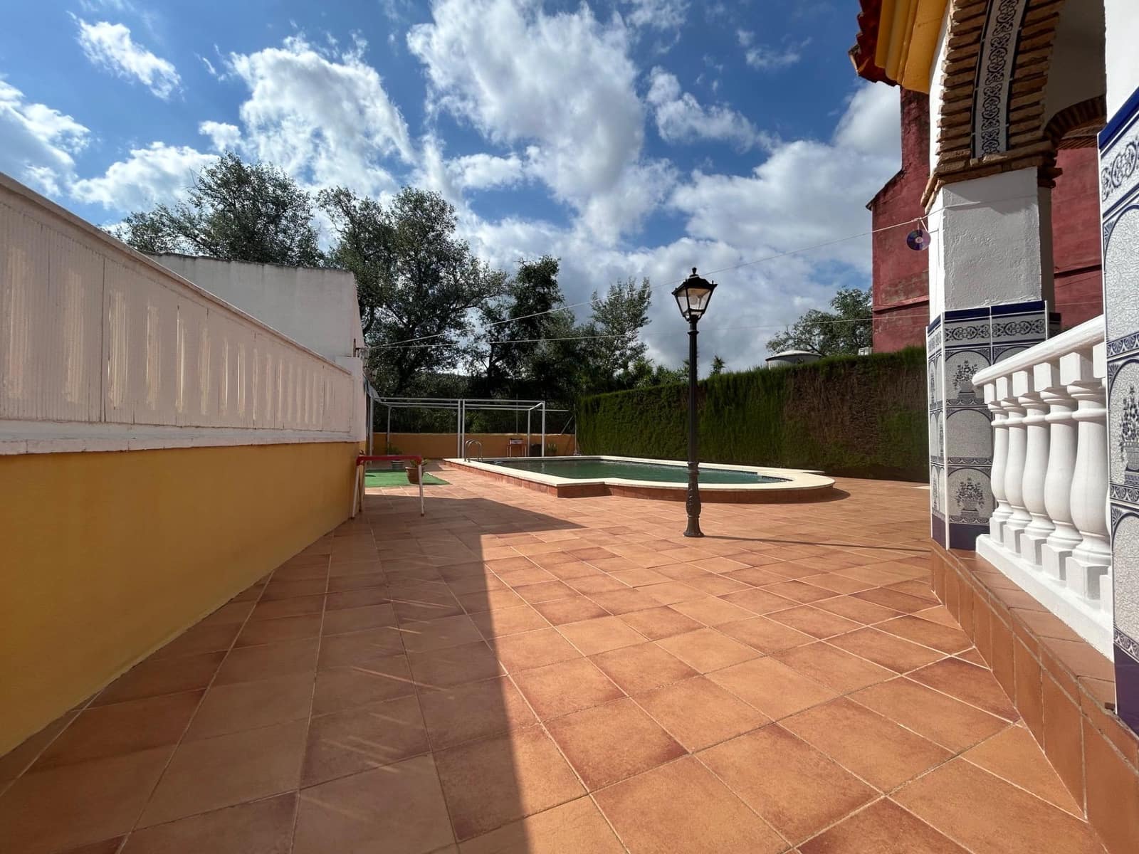 4 soveværelse Villa til salg i Cordoba by med swimmingpool - € 280.000 (Ref: 9825347)