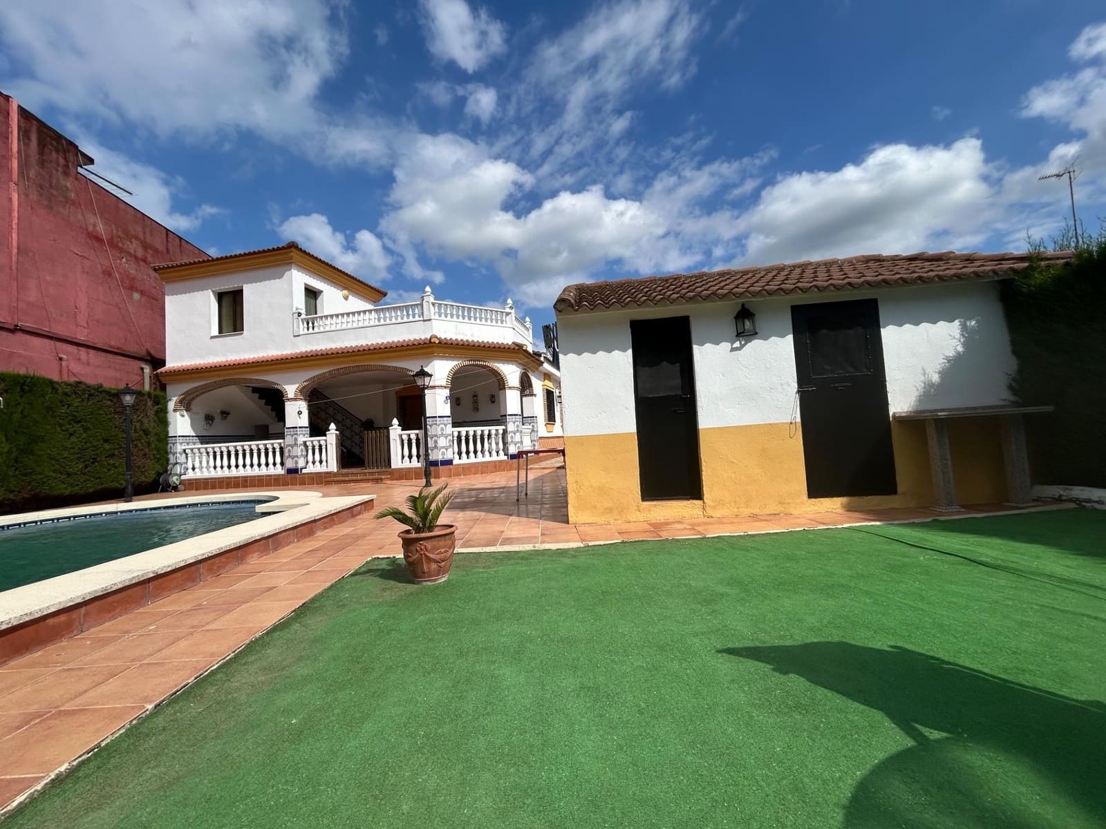 4 soveværelse Villa til salg i Cordoba by med swimmingpool - € 280.000 (Ref: 9825347)