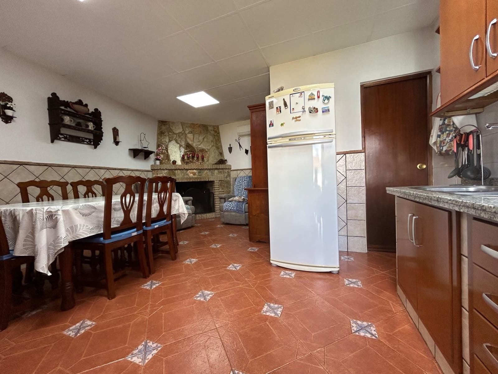 4 soveværelse Villa til salg i Cordoba by med swimmingpool - € 280.000 (Ref: 9825347)