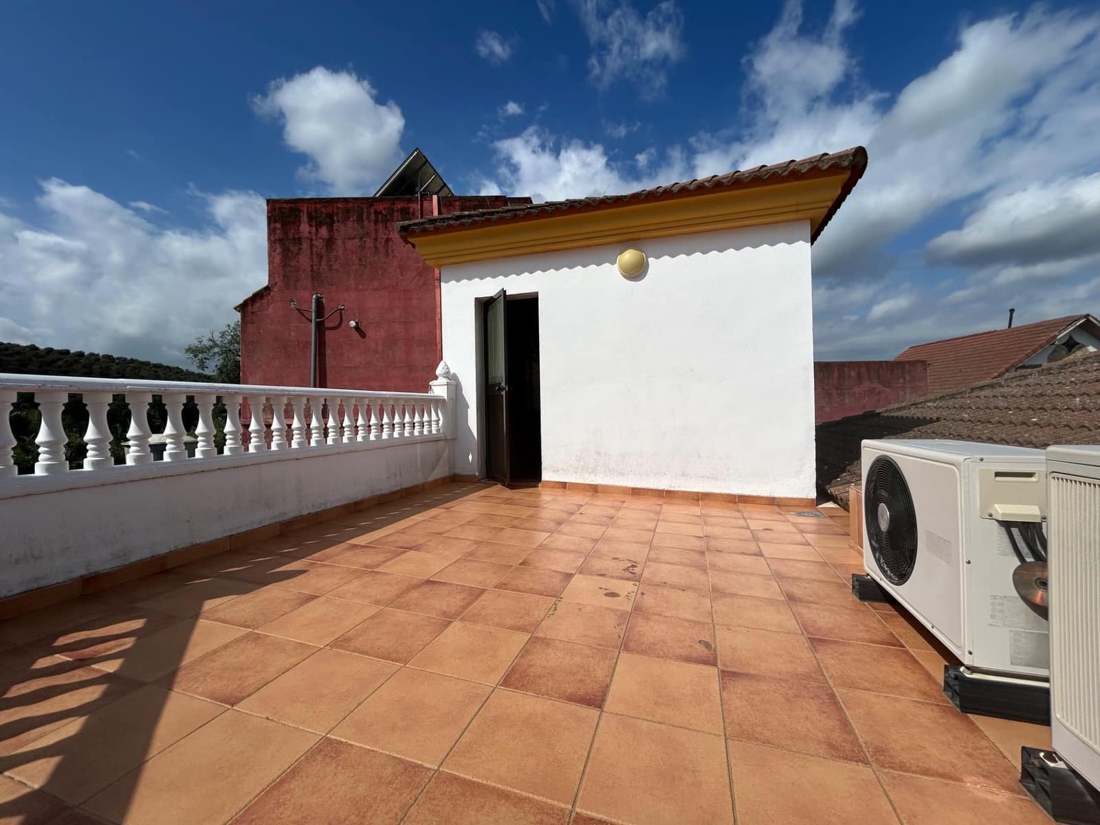 4 soveværelse Villa til salg i Cordoba by med swimmingpool - € 280.000 (Ref: 9825347)