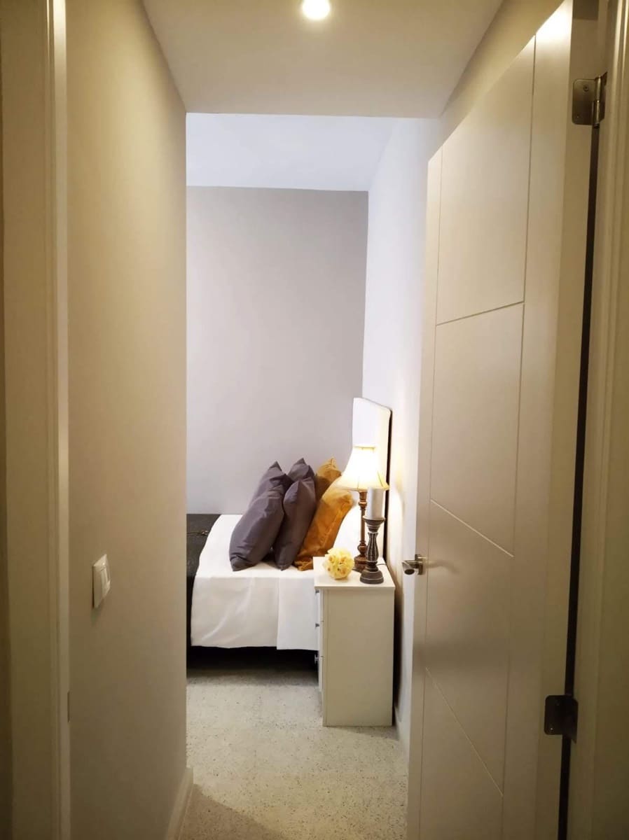 5 bedroom Flat for rent in Cordoba city - € 1,540 (Ref: 9826664)