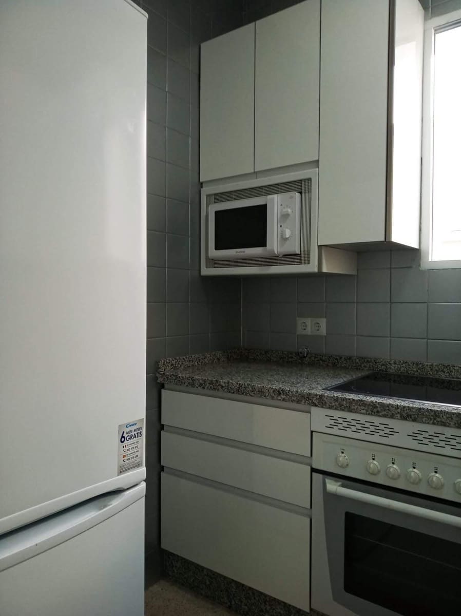 5 bedroom Flat for rent in Cordoba city - € 1,540 (Ref: 9826664)