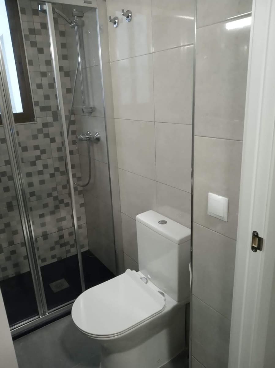 5 bedroom Flat for rent in Cordoba city - € 1,540 (Ref: 9826664)