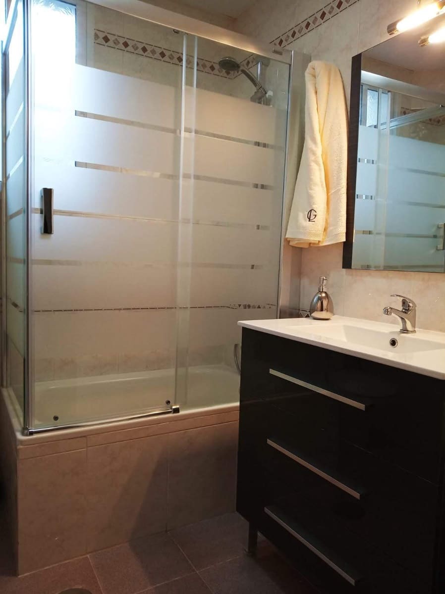 5 bedroom Flat for rent in Cordoba city - € 1,540 (Ref: 9826664)
