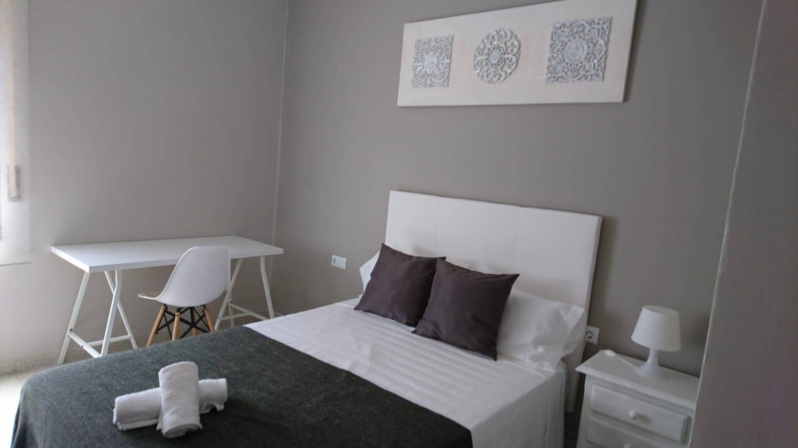 5 bedroom Flat for rent in Cordoba city - € 1,540 (Ref: 9826664)