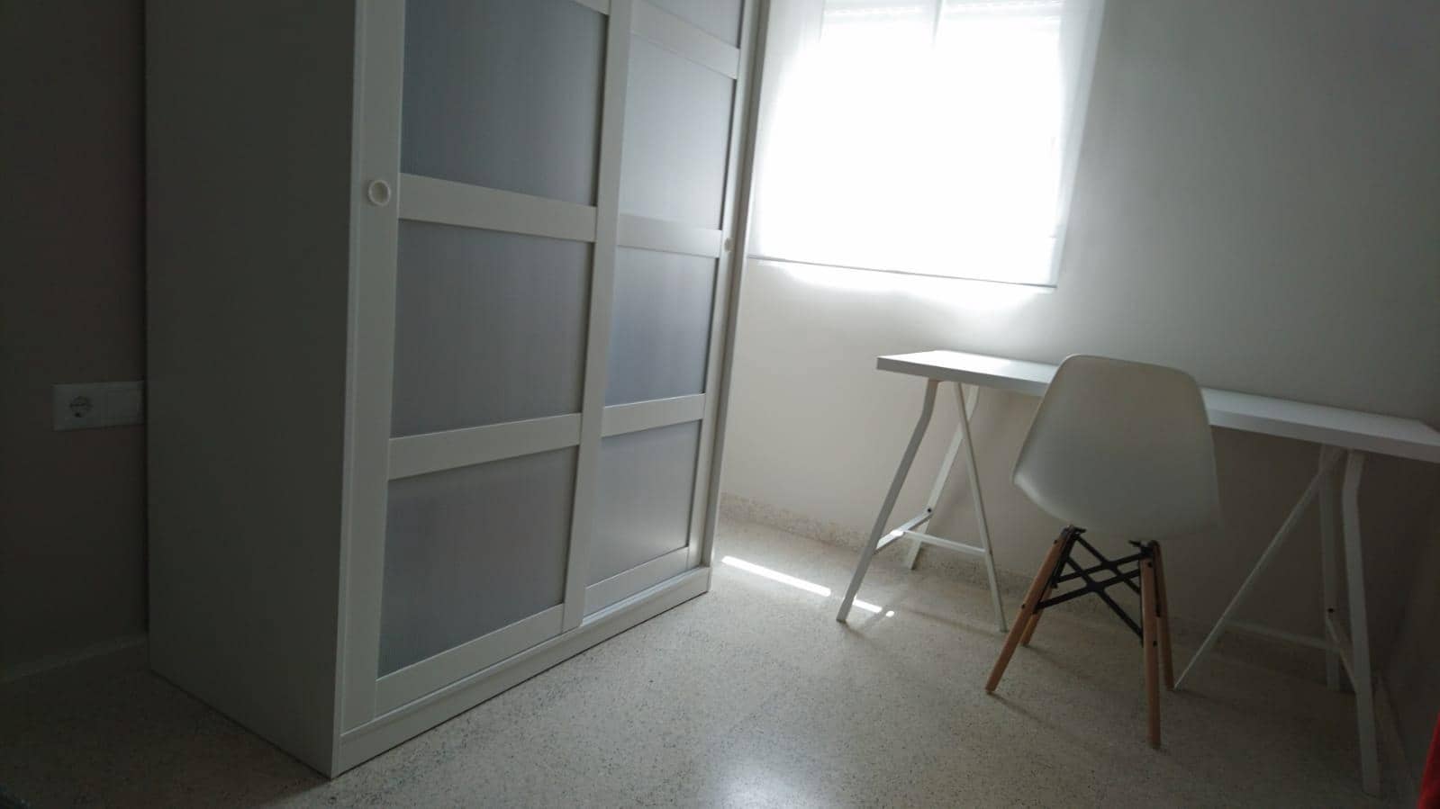 5 bedroom Flat for rent in Cordoba city - € 1,540 (Ref: 9826664)