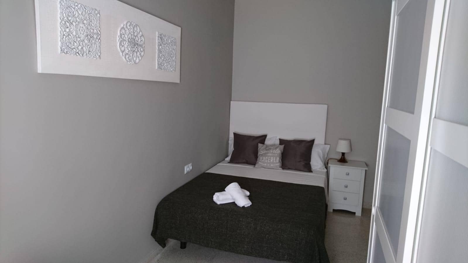 5 bedroom Flat for rent in Cordoba city - € 1,540 (Ref: 9826664)