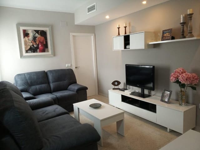 5 bedroom Flat for rent in Ciudad Jardín, Córdoba city - € 1,540 (Ref: 9826664)