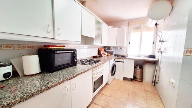 3 soveværelse Lejlighed til salg i Centro, Córdoba by - € 185.000 (Ref: 9826665)