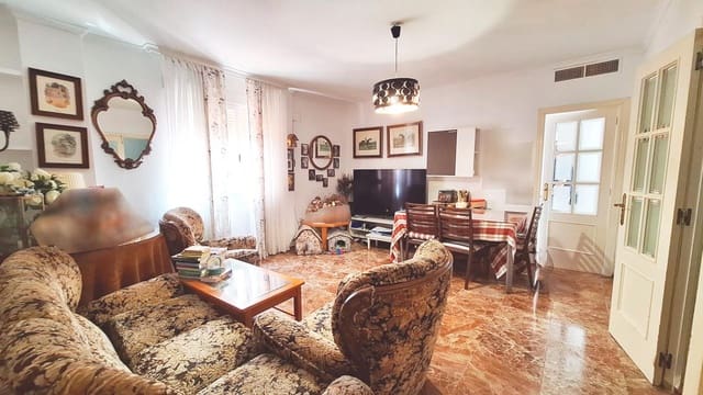 3 soveværelse Lejlighed til salg i Centro, Córdoba by - € 185.000 (Ref: 9826665)