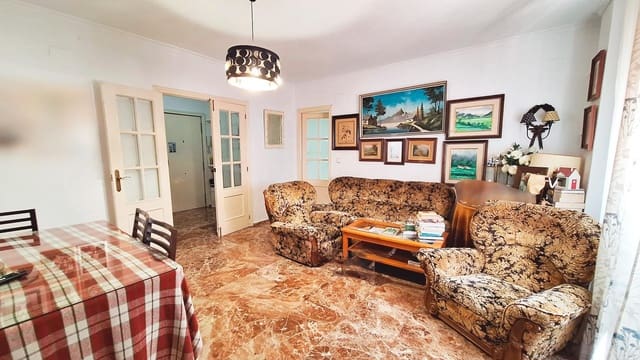 3 soveværelse Lejlighed til salg i Centro, Córdoba by - € 185.000 (Ref: 9826665)