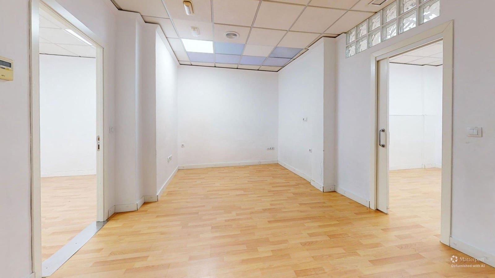 Erhverv til salg i Posadas - € 55.000 (Ref: 9826666)