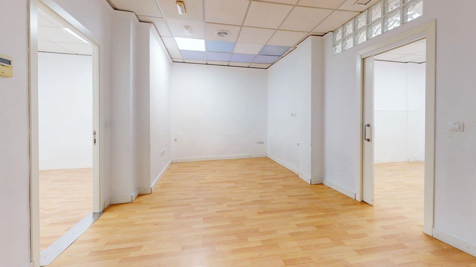Erhverv til salg i Posadas - € 55.000 (Ref: 9826666)