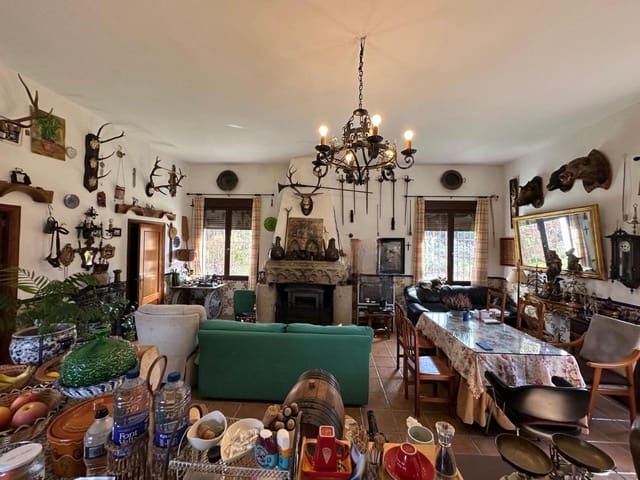 5 soveværelse Finca/Landehus til salg i Villaviciosa de Córdoba med garage - € 300.000 (Ref: 9827165)