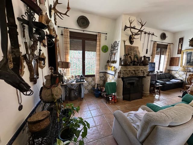 5 soveværelse Finca/Landehus til salg i Villaviciosa de Córdoba med garage - € 300.000 (Ref: 9827165)
