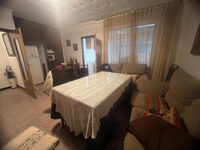3 soveværelse Lejlighed til salg i Levante, Córdoba by - € 105.000 (Ref: 9829266)