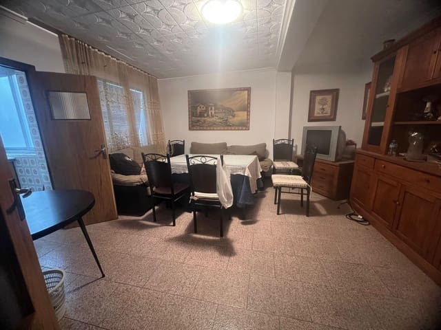 3 soveværelse Lejlighed til salg i Levante, Córdoba by - € 105.000 (Ref: 9829266)