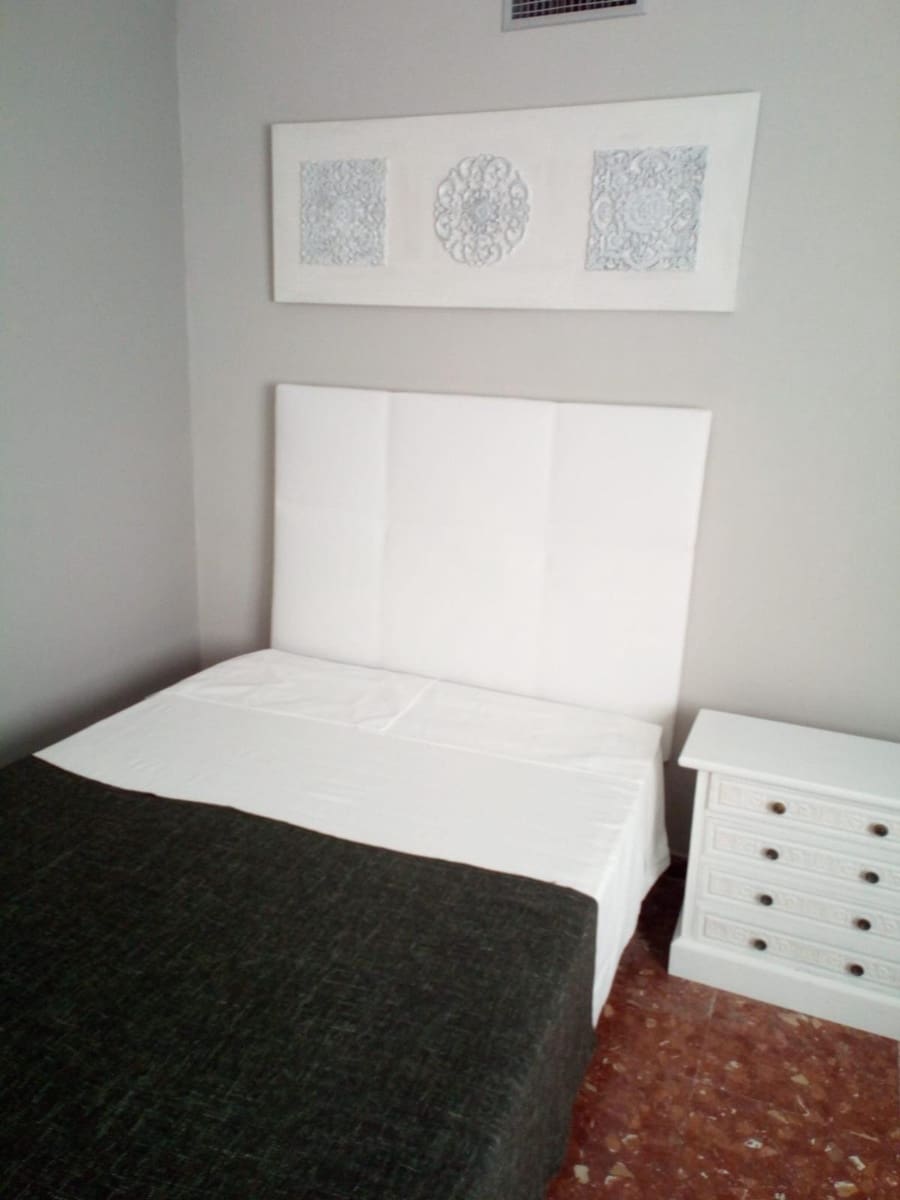 4 bedroom Flat for rent in Cordoba city - € 1,280 (Ref: 9831618)