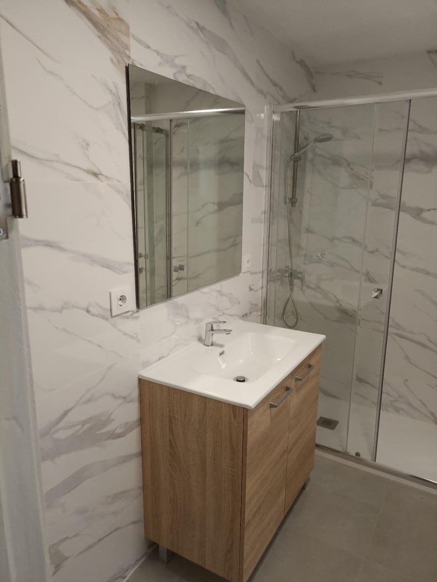 4 bedroom Flat for rent in Cordoba city - € 1,280 (Ref: 9831618)