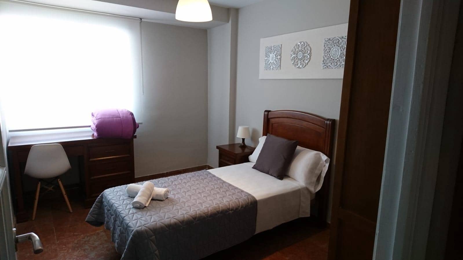 4 bedroom Flat for rent in Cordoba city - € 1,280 (Ref: 9831618)