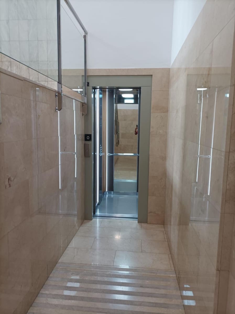Piso de 4 habitaciones en Córdoba ciudad en alquiler - 1.280 € (Ref: 9833738)
