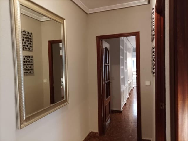 Piso de 4 habitaciones en Ciudad Jardín, Córdoba ciudad en alquiler - 1.280 € (Ref: 9833738)