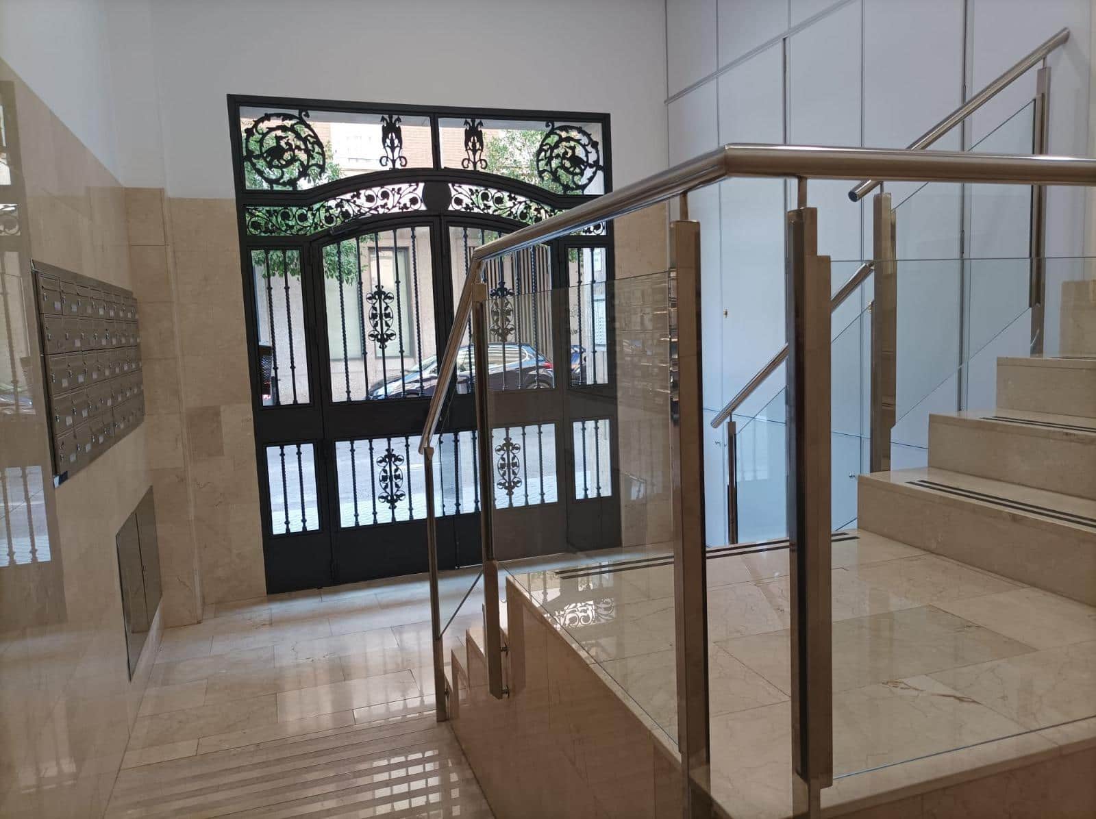 Piso de 4 habitaciones en Córdoba ciudad en alquiler - 1.280 € (Ref: 9833738)
