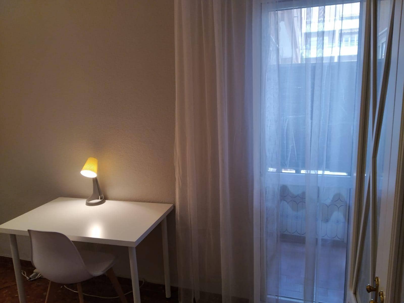 Piso de 4 habitaciones en Córdoba ciudad en alquiler - 1.280 € (Ref: 9833738)