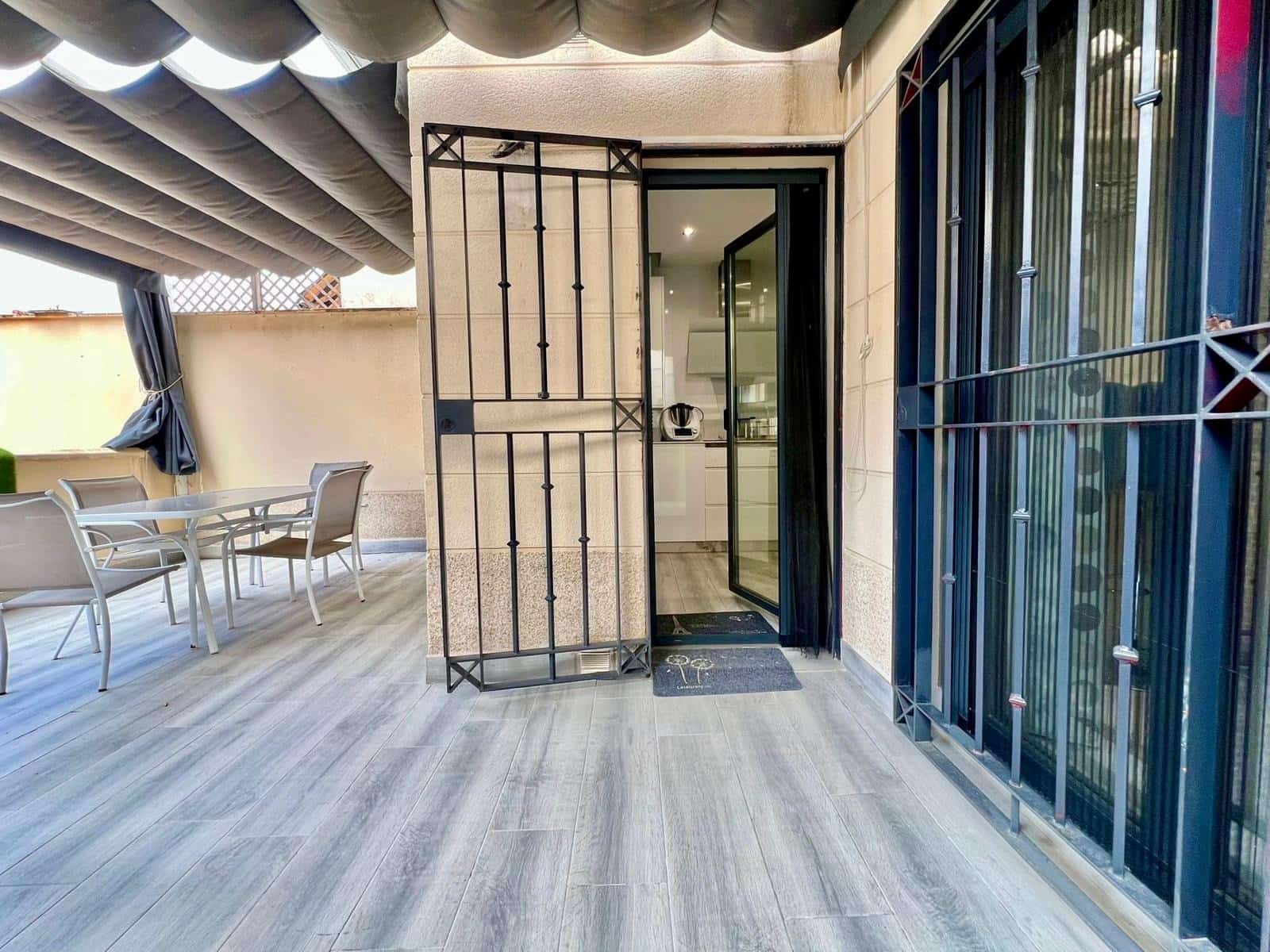 4 bedroom Villa for sale in Cordoba city with pool - € 430,000 (Ref: 9833740)