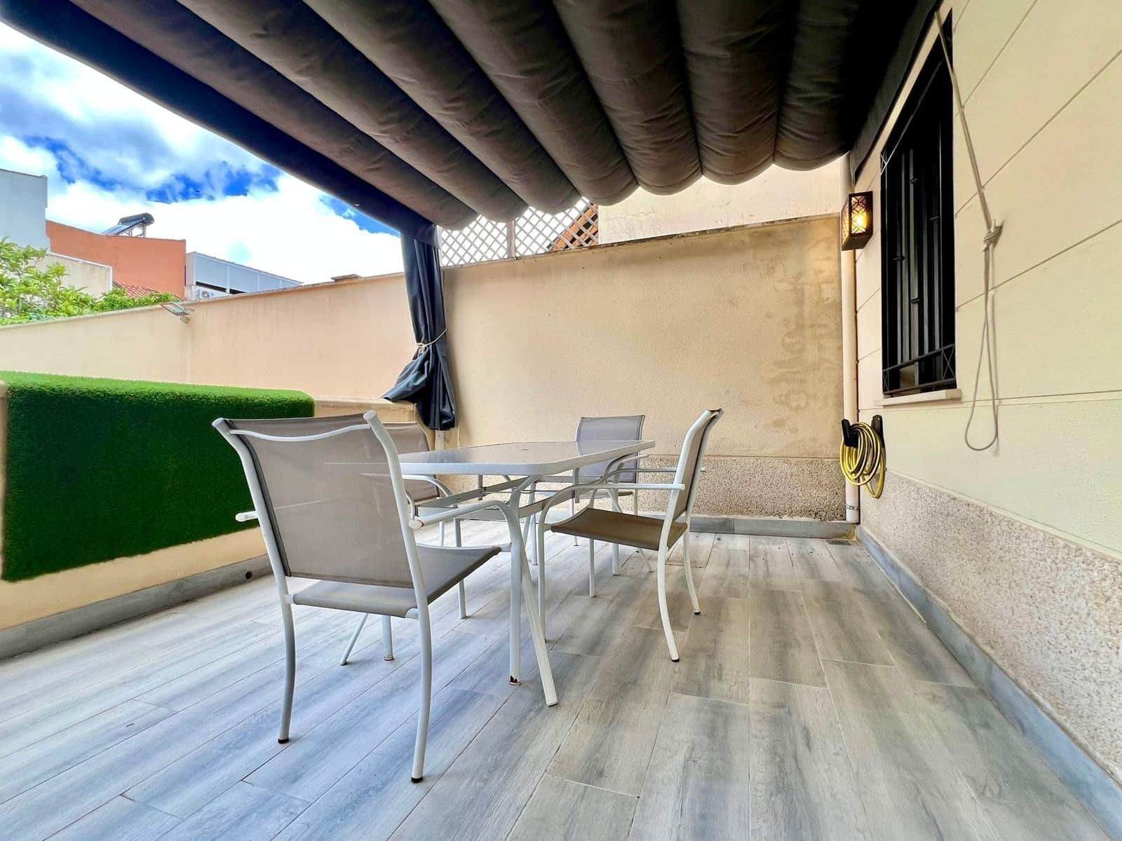 4 bedroom Villa for sale in Cordoba city with pool - € 430,000 (Ref: 9833740)