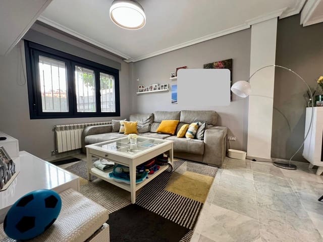 Chalet de 4 habitaciones en Arroyo del Moro, Córdoba ciudad en venta con piscina - 430.000 € (Ref: 9833740)