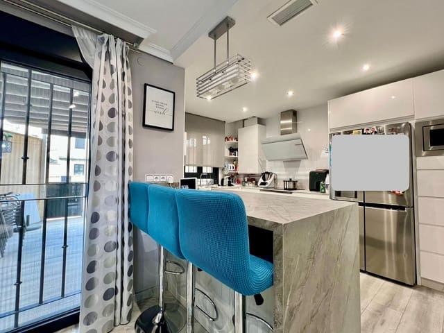 Chalet de 4 habitaciones en Arroyo del Moro, Córdoba ciudad en venta con piscina - 430.000 € (Ref: 9833740)