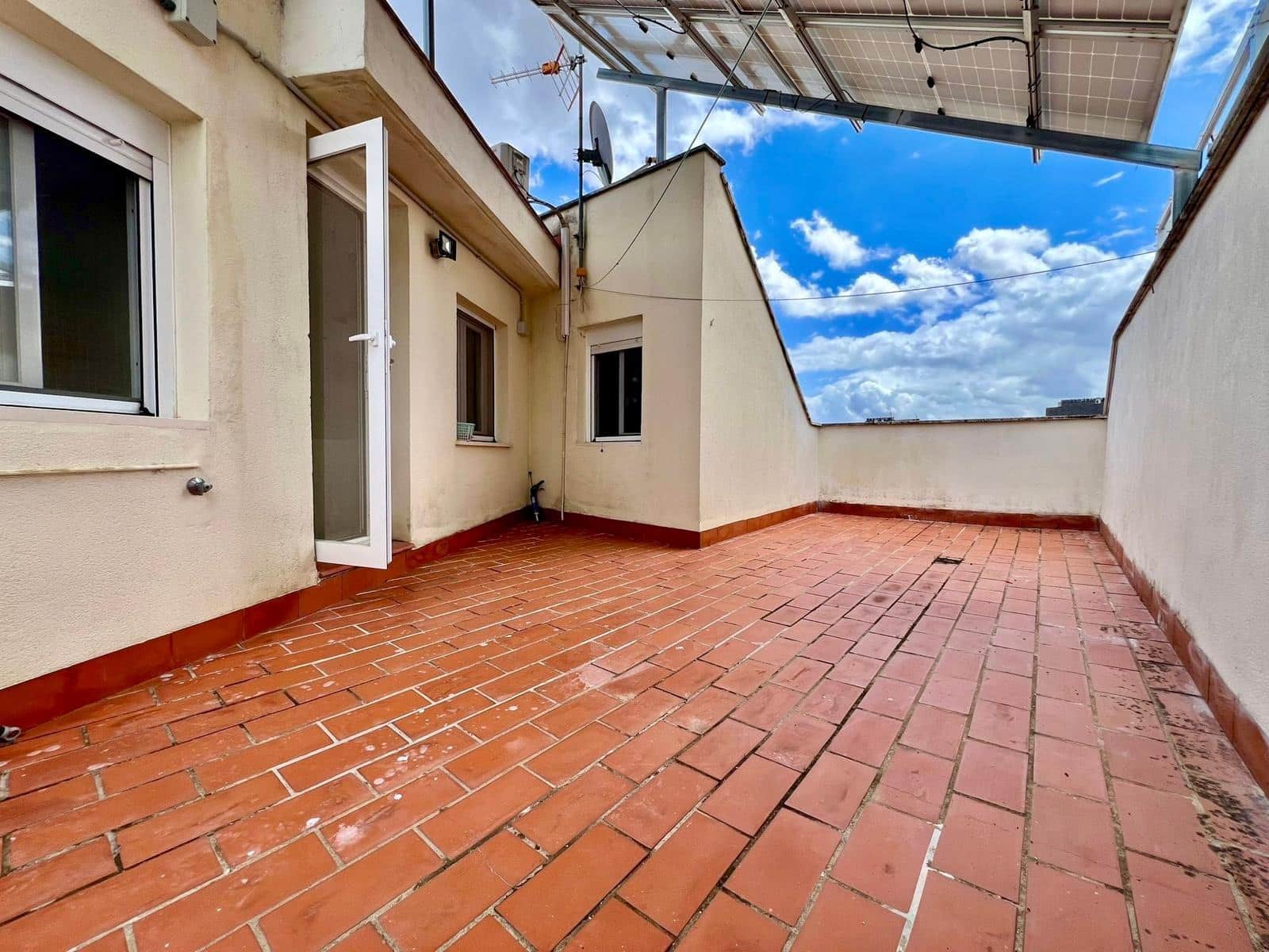 4 bedroom Villa for sale in Cordoba city with pool - € 430,000 (Ref: 9833740)
