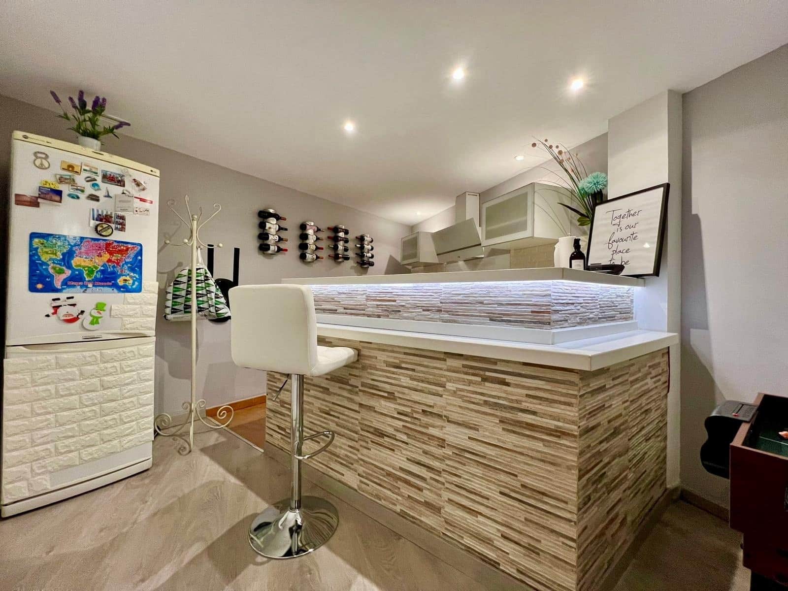 4 bedroom Villa for sale in Cordoba city with pool - € 430,000 (Ref: 9833740)