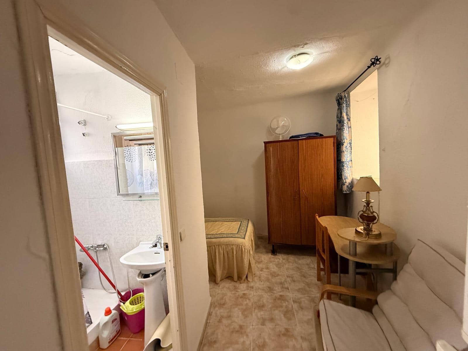 8 bedroom Flat for sale in Cordoba city - € 320,000 (Ref: 9839334)