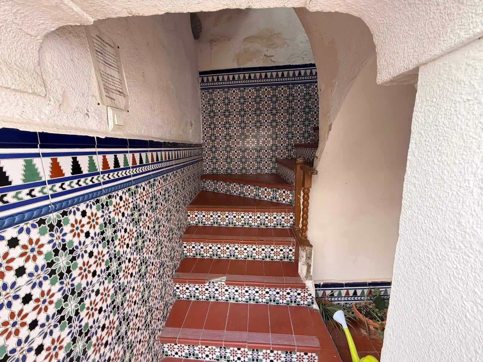 8 bedroom Flat for sale in Cordoba city - € 320,000 (Ref: 9839334)