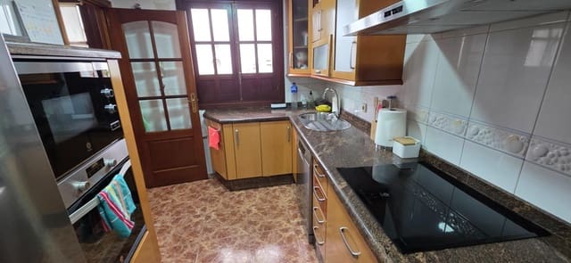 Casa de 5 habitaciones en La Magdalena, Córdoba ciudad en venta con garaje - 385.000 € (Ref: 9840380)