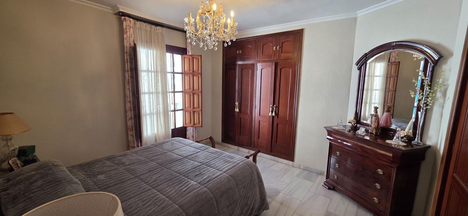 Casa de 5 habitaciones en Córdoba ciudad en venta con garaje - 385.000 € (Ref: 9840380)