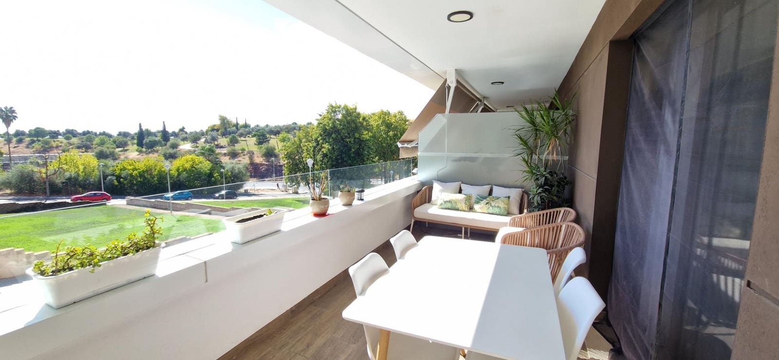 3 bedroom Flat for sale in Cordoba city with pool garage - € 335,000 (Ref: 9840935)