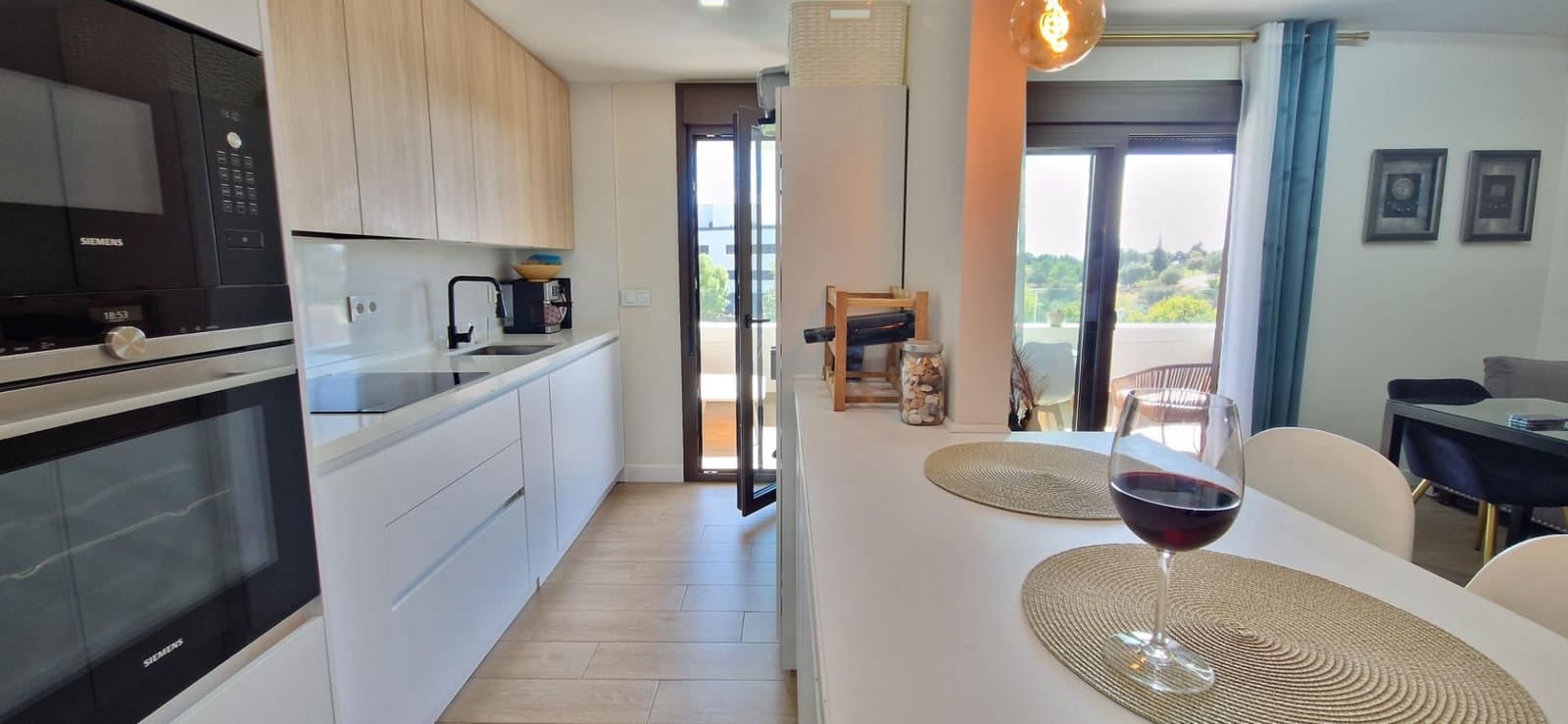 3 bedroom Flat for sale in Cordoba city with pool garage - € 335,000 (Ref: 9840935)