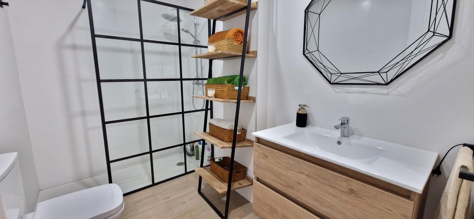 3 bedroom Flat for sale in Cordoba city with pool garage - € 335,000 (Ref: 9840935)