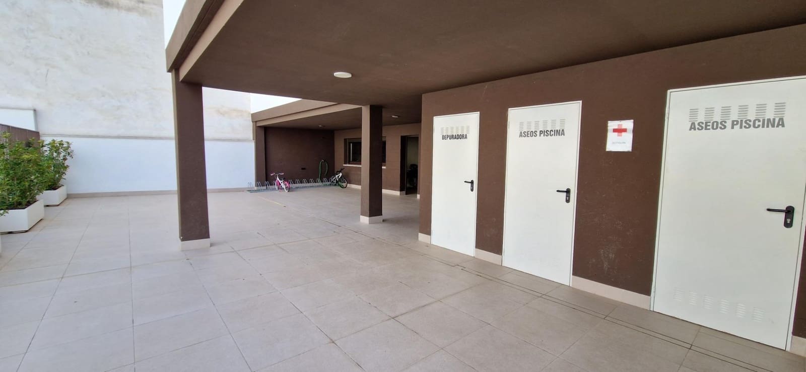 3 bedroom Flat for sale in Cordoba city with pool garage - € 335,000 (Ref: 9840935)