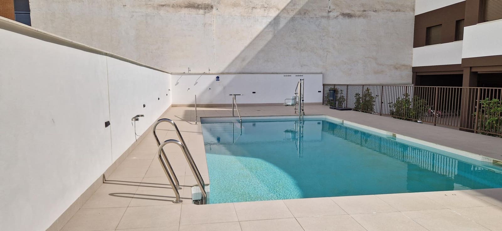 3 bedroom Flat for sale in Cordoba city with pool garage - € 335,000 (Ref: 9840935)