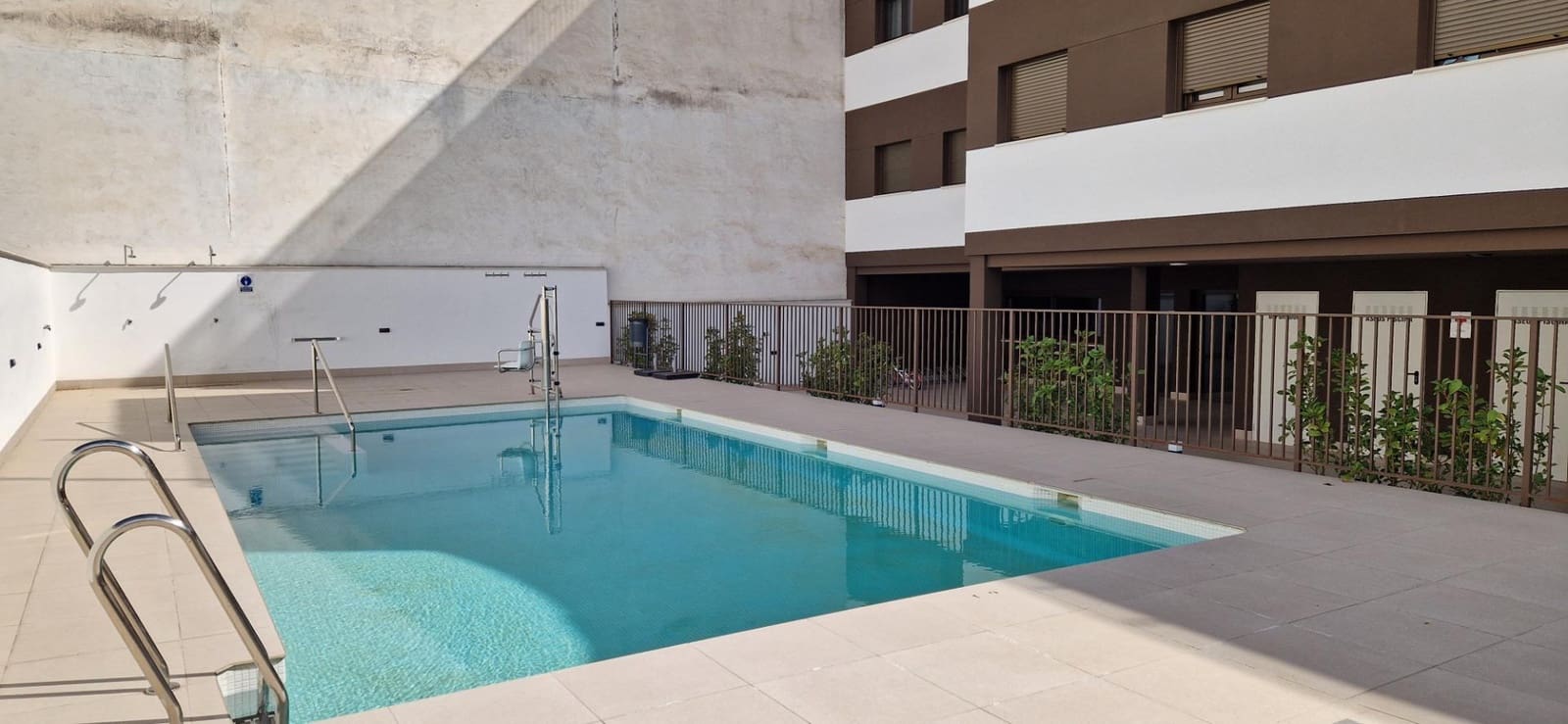 3 bedroom Flat for sale in Cordoba city with pool garage - € 335,000 (Ref: 9840935)
