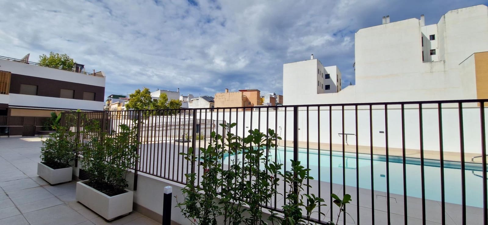 3 bedroom Flat for sale in Cordoba city with pool garage - € 335,000 (Ref: 9840935)