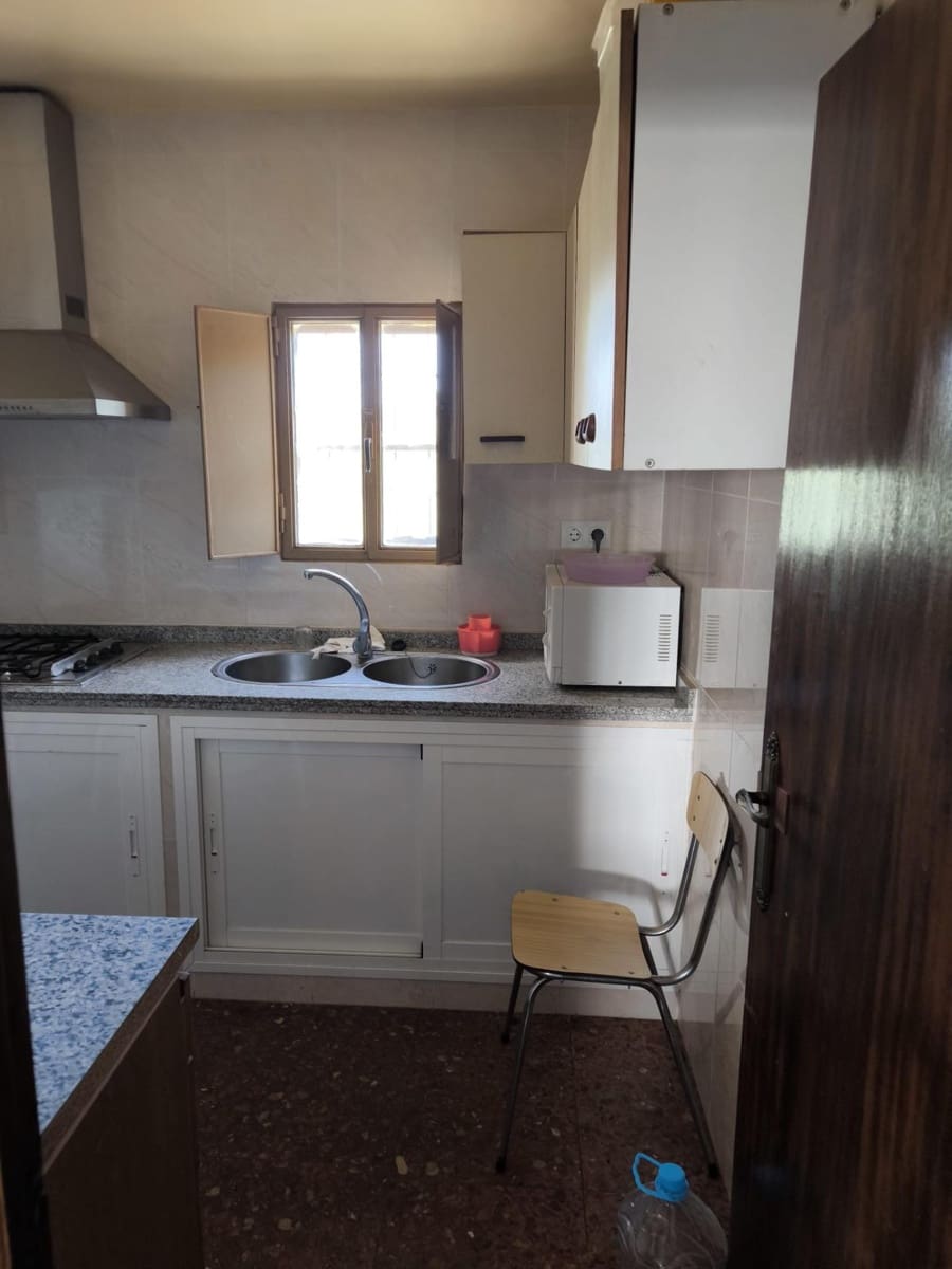 Casa de 3 habitaciones en Fuente Obejuna en venta - 50.000 € (Ref: 9843476)