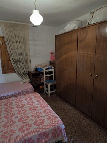 Casa de 3 habitaciones en Fuente Obejuna en venta - 50.000 € (Ref: 9843476)