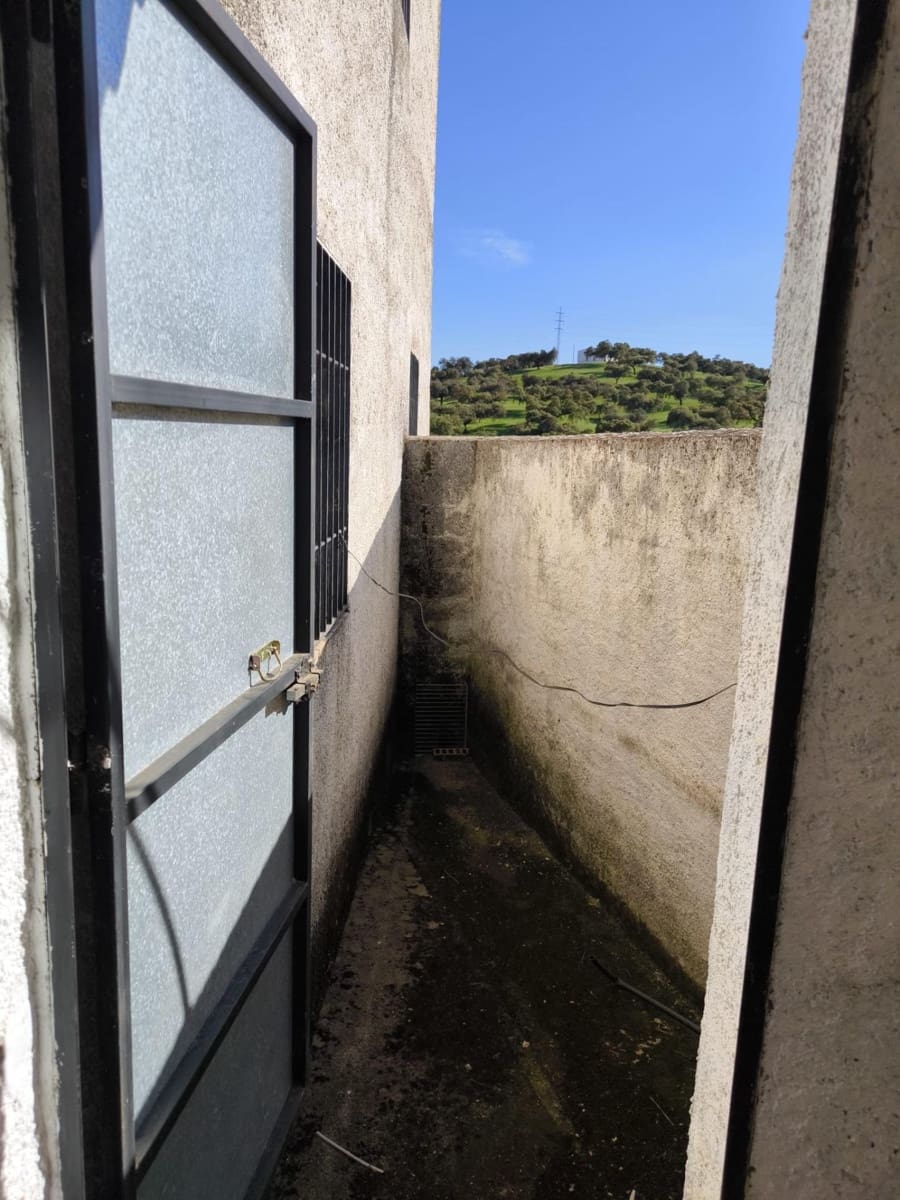 Casa de 3 habitaciones en Fuente Obejuna en venta - 50.000 € (Ref: 9843476)