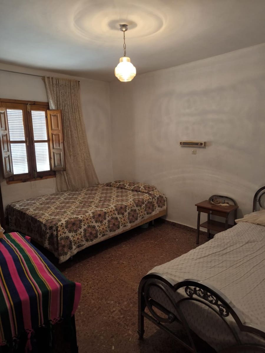 Casa de 3 habitaciones en Fuente Obejuna en venta - 50.000 € (Ref: 9843476)